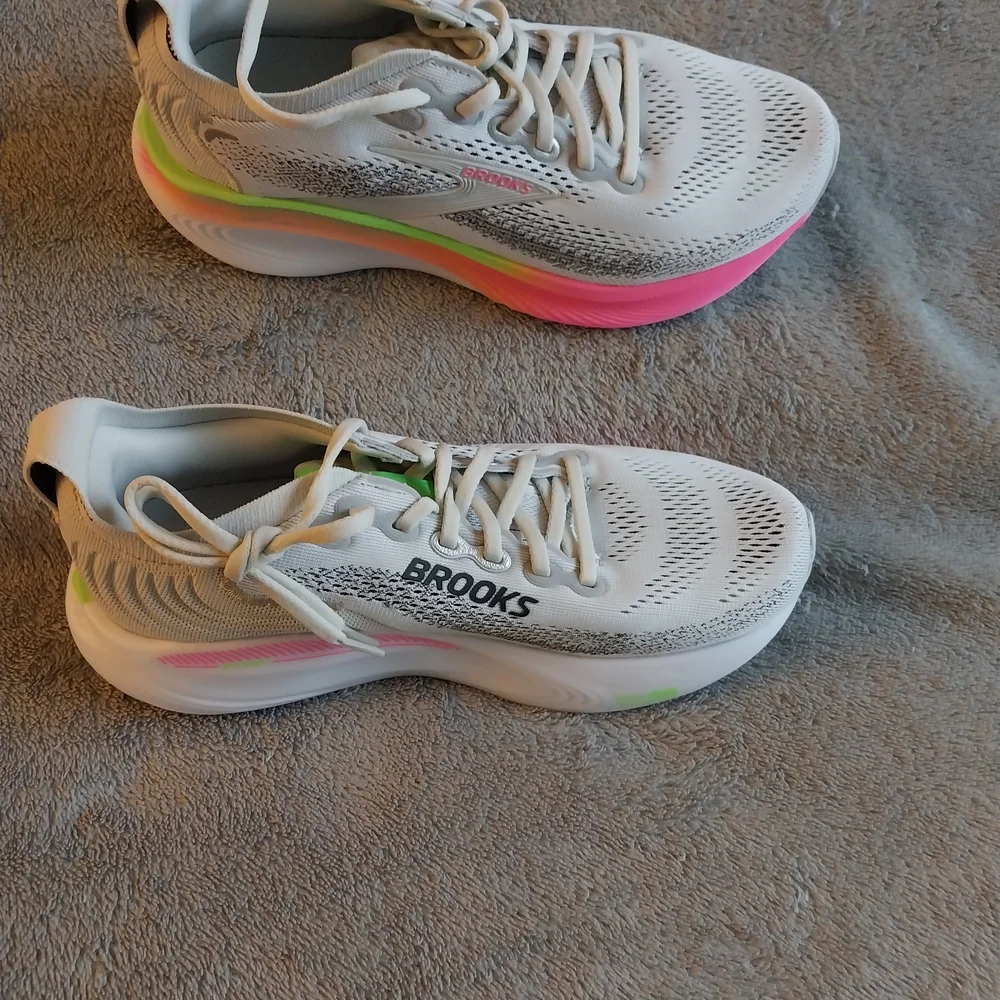 Brooks Women's White and Pink Running Shoes - Picture 3 of 3